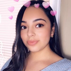 Meet your Posher, Roxana